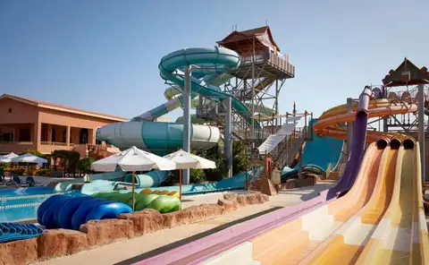 glijbanen van Coral Sea Holiday Resort en Aqua Park