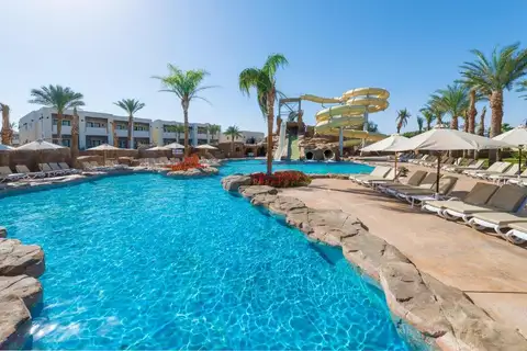 Zwembad van Reef Oasis Beach Resort