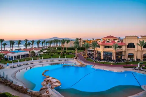 Overview zwembad van Rixos Sharm El Sheikh