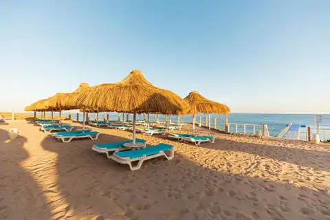 Strand van Sunrise Remal Beach