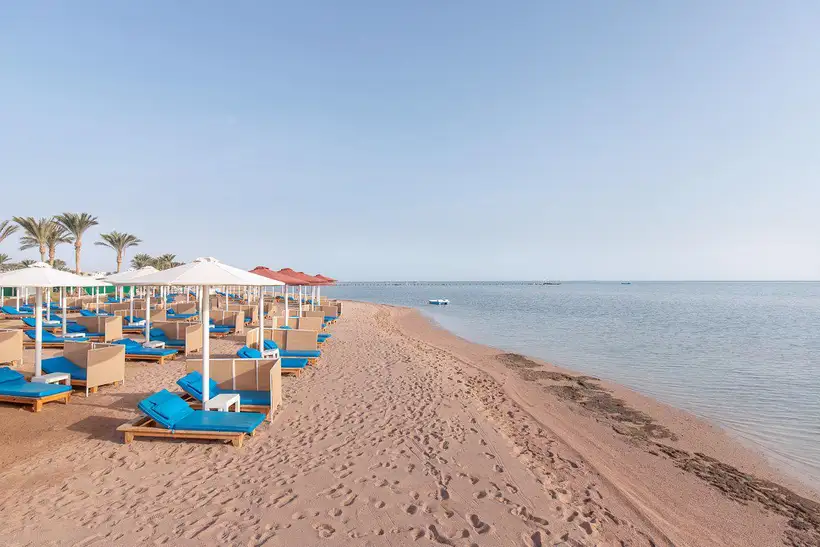 Het strand van Pickalbatros Laguna Club Resort
